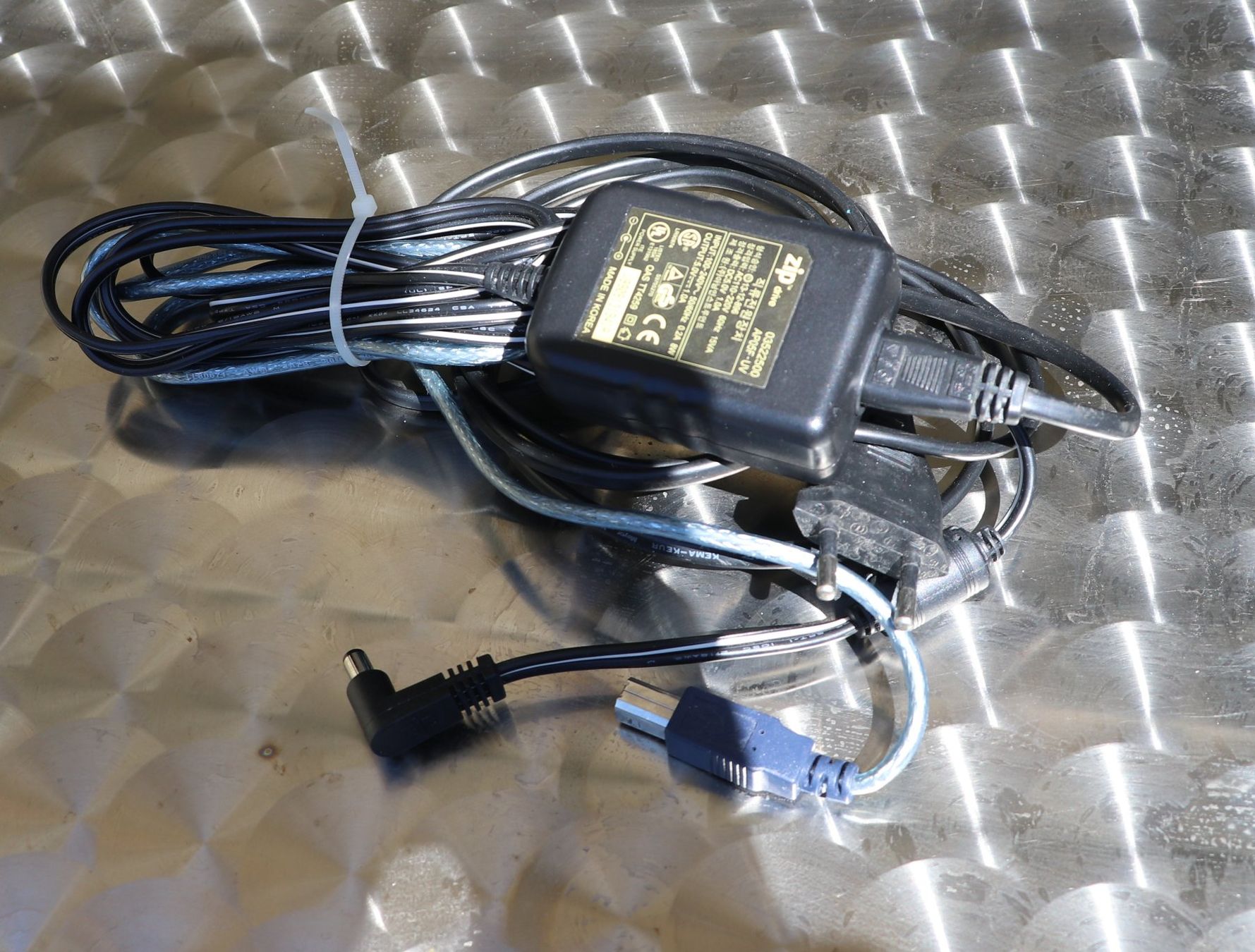 Dischi rigidi: IOMEGA ZIP 100 MB External Drive USB – Usato da Diepoldsau venduto da Hanskuster 2