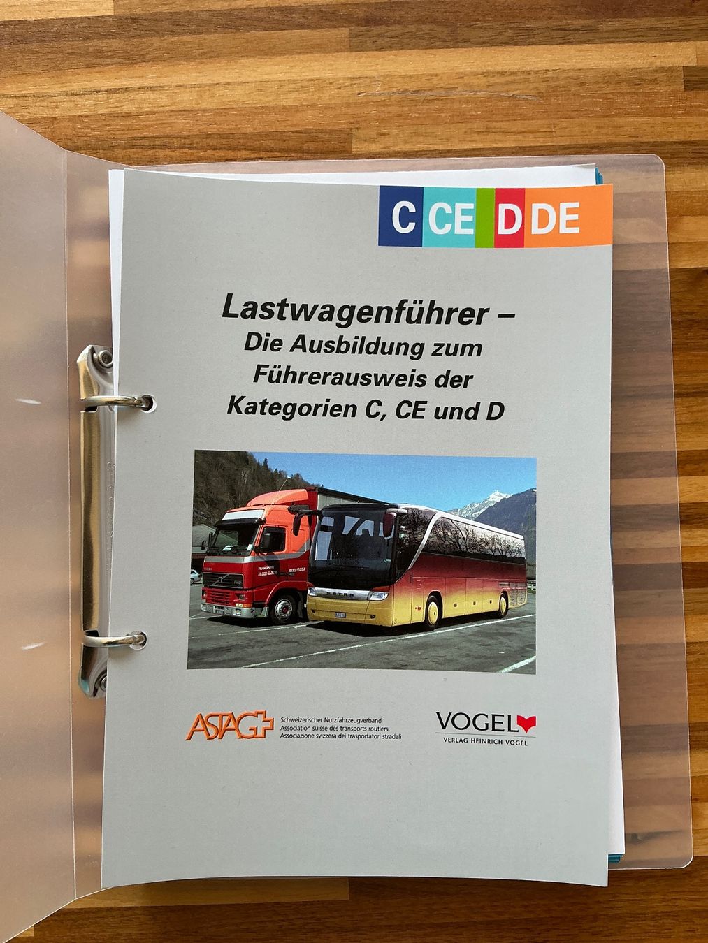 Bücher: Lastwagenführer C CE D Lehrmaterial, neuste Ausgabe – Gebraucht aus Oberried am Brienzersee von chst67