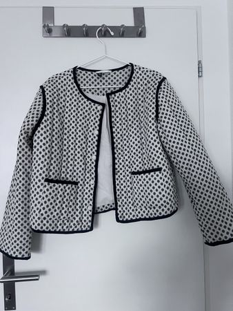 Damen Jacke gesteppt weiss schwarz gemustert Zustand neu