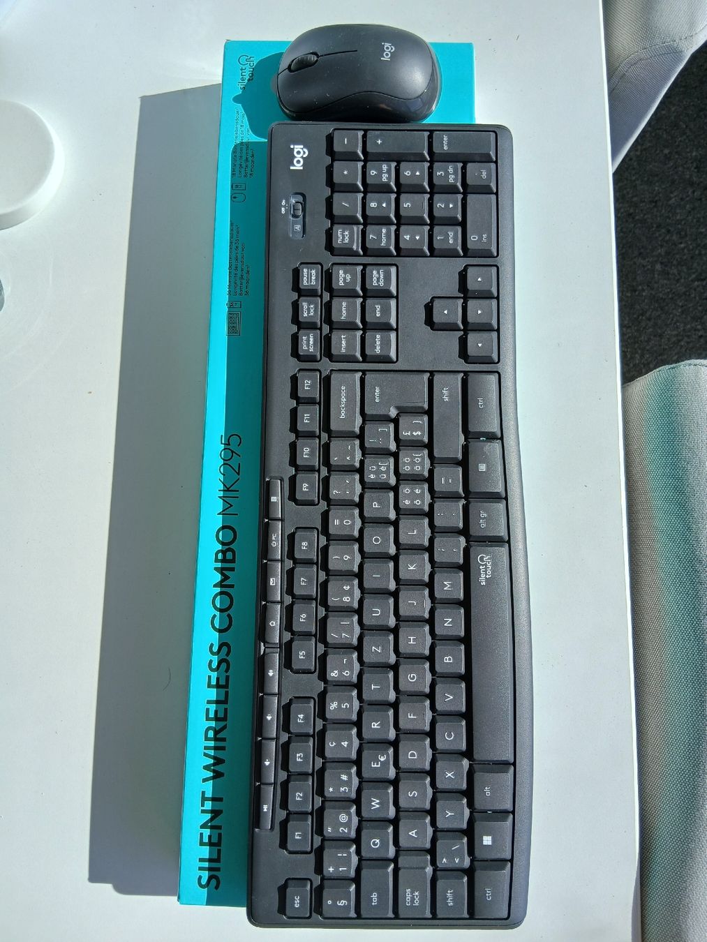 Logitech Claviers: Logitech MK295 – Neuf (Voir description) à Zürich par eportex