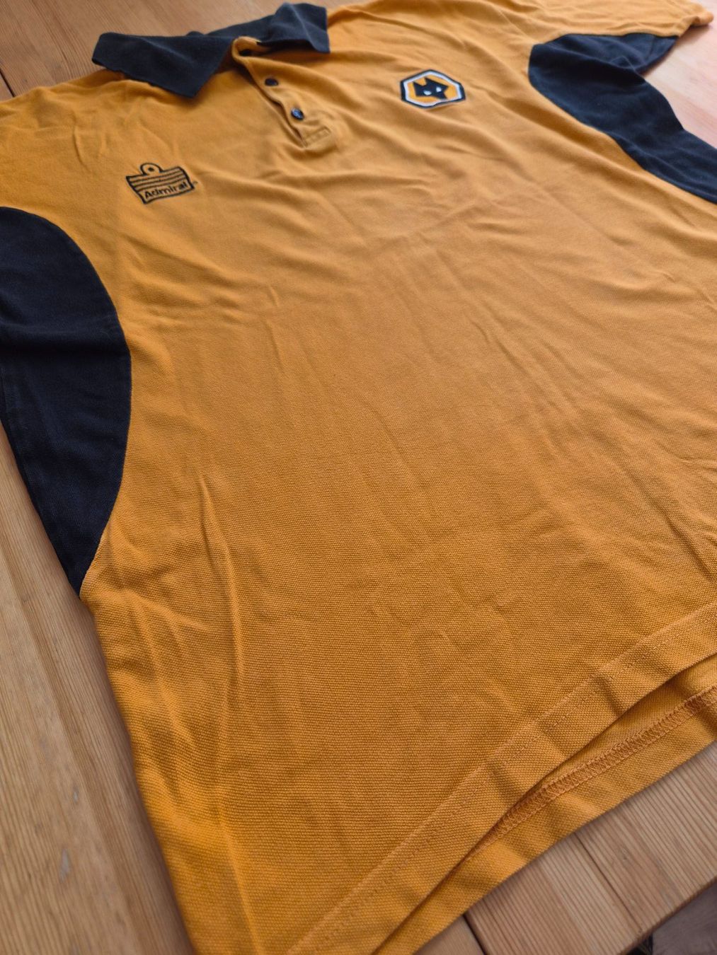 Leibchen & Hosen: Wolverhampton Wanderers Poloshirt admiral Gr. M Wolves – Gebraucht aus Hägglingen von United-Village-Trade 2