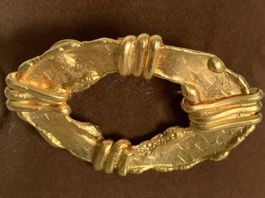 Broche Vintge signe BOZART made in Italy