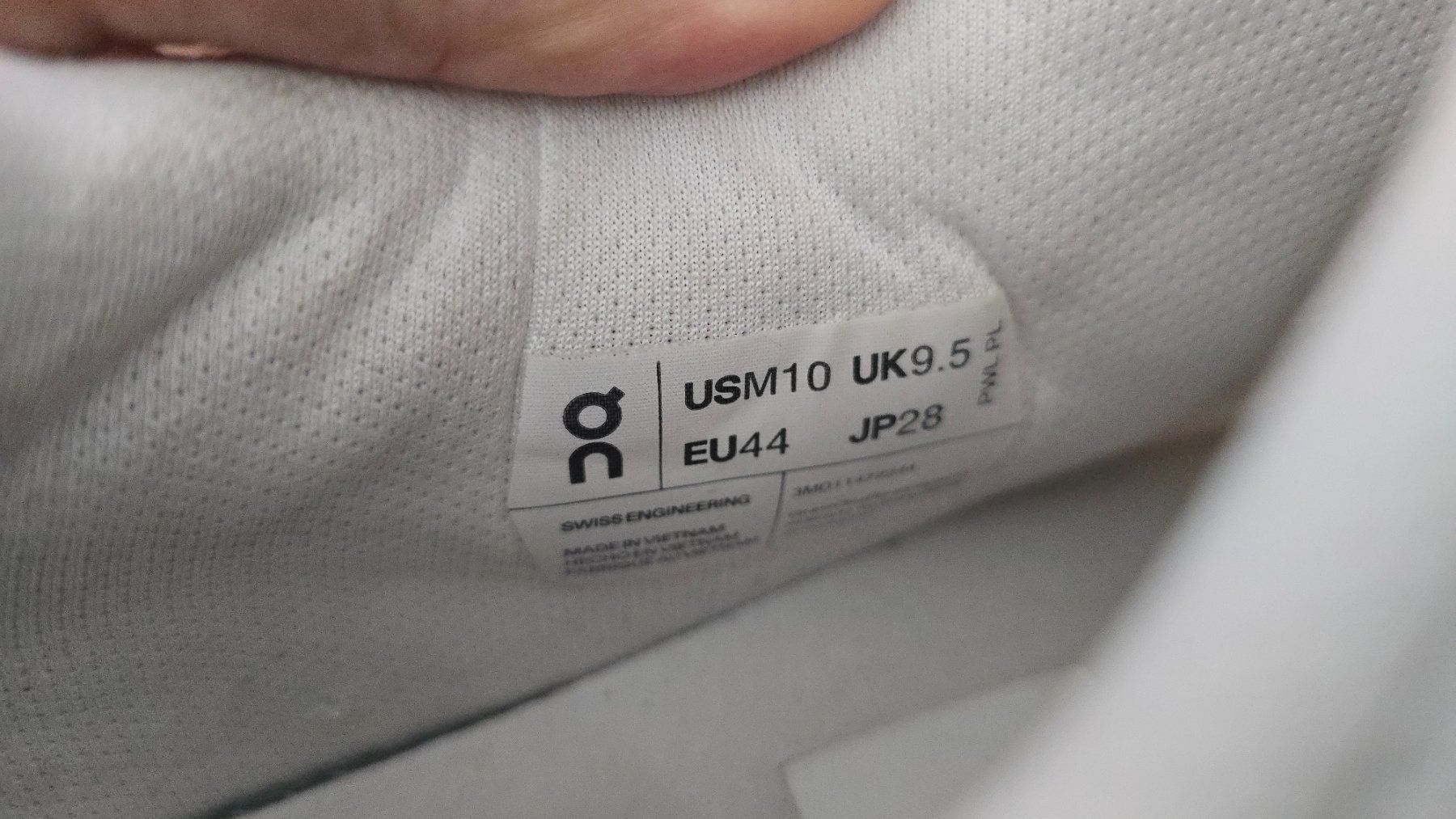 On Chaussures hommes: ON schuhe EU 44 – D'occasion à Wallisellen par theblacksheep 7