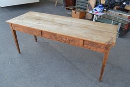 Antiker Biedermeiertisch mit schöner Patina und 2 Schubladen