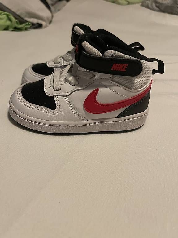 Nike Scarpe da uomo: Nike sneakers 23.5 – Nuovo (secondo la descrizione) da Bern venduto da Mikimik23
