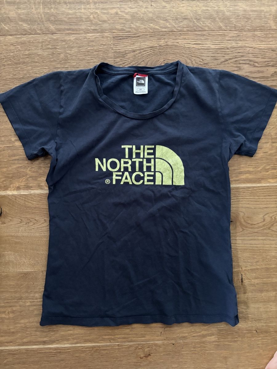 North Face T-Shirts: The North Face T-Shirt  – Gebraucht aus Würenlos von Ashley24