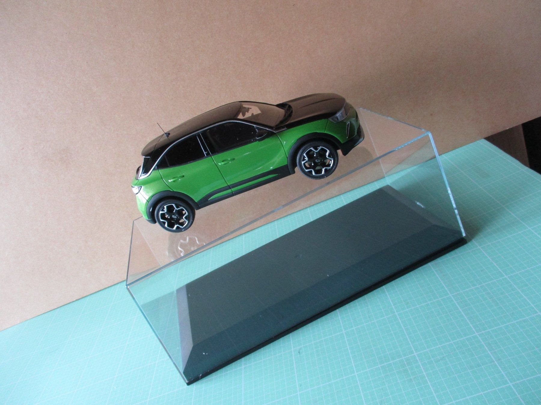 Opel Modellini d'auto: Opel Mokka-E  Nr. 938 / 999 Modellauto – Nuovo e nell'imballaggio originale da Ottikon Gossau ZH venduto da hokuspokus 2