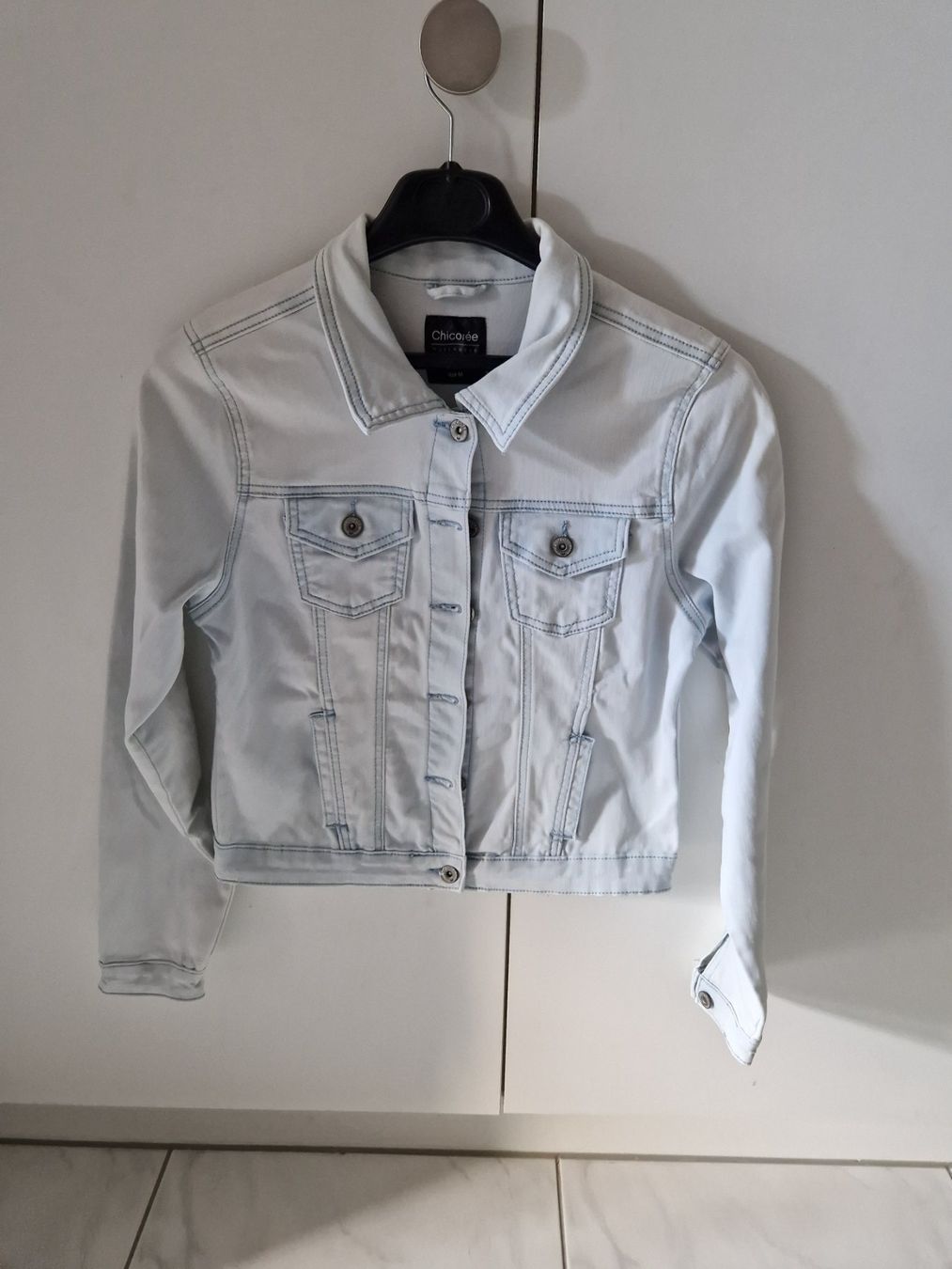 Giacche: Jeansjacke hellblau Gr. M (neuwertig) – Nuovo (secondo la descrizione) da Würenlos venduto da dan.ch