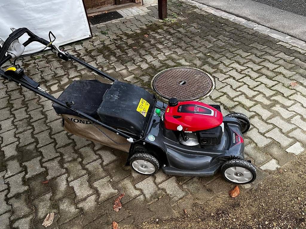 Honda Rasenmäher: Honda Rasenmäher HRX 537 – Gebraucht aus Zeiningen von GimaStone