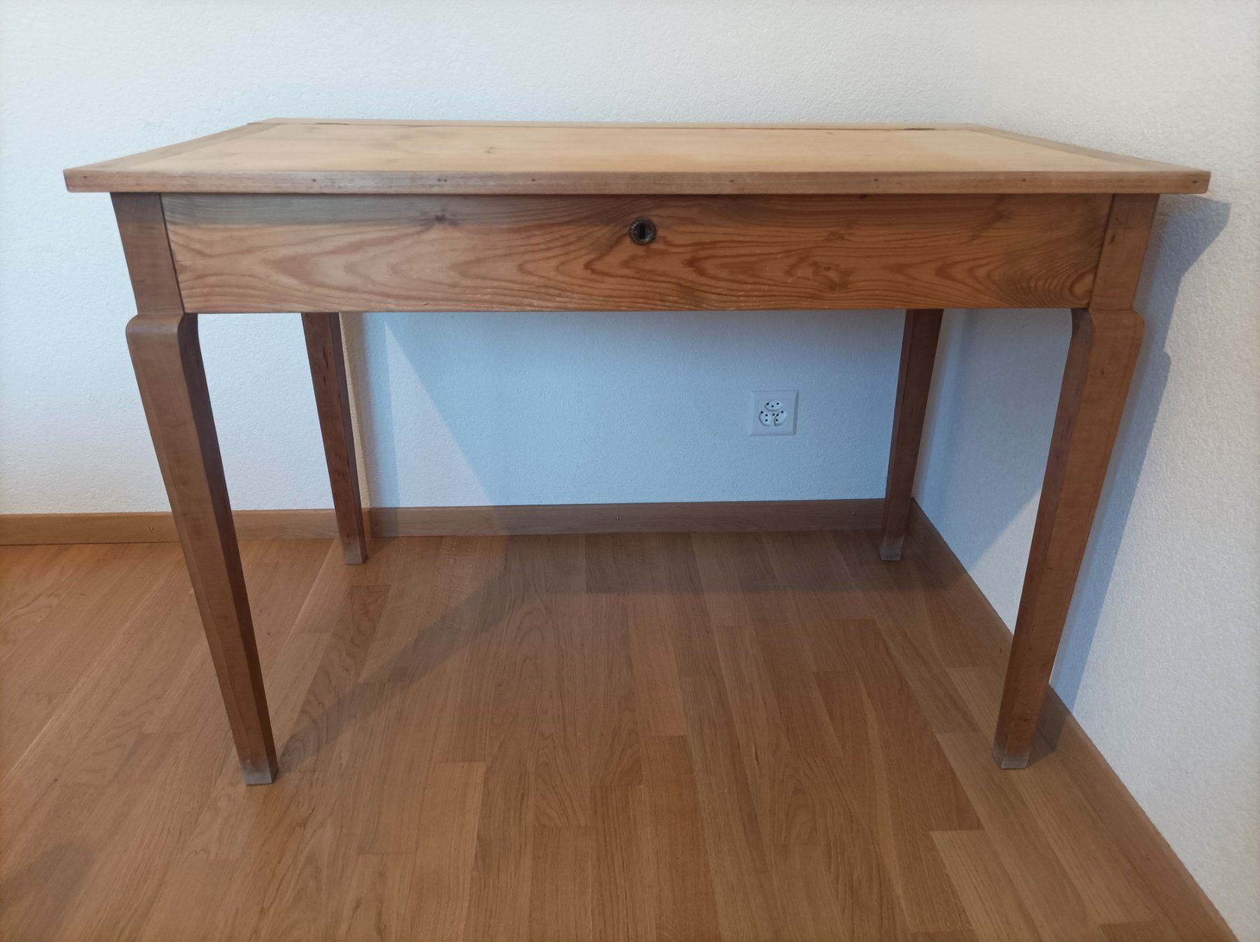 Scrivanie: Bureau en bois – Usato da Lausanne venduto da hdo_d2mm