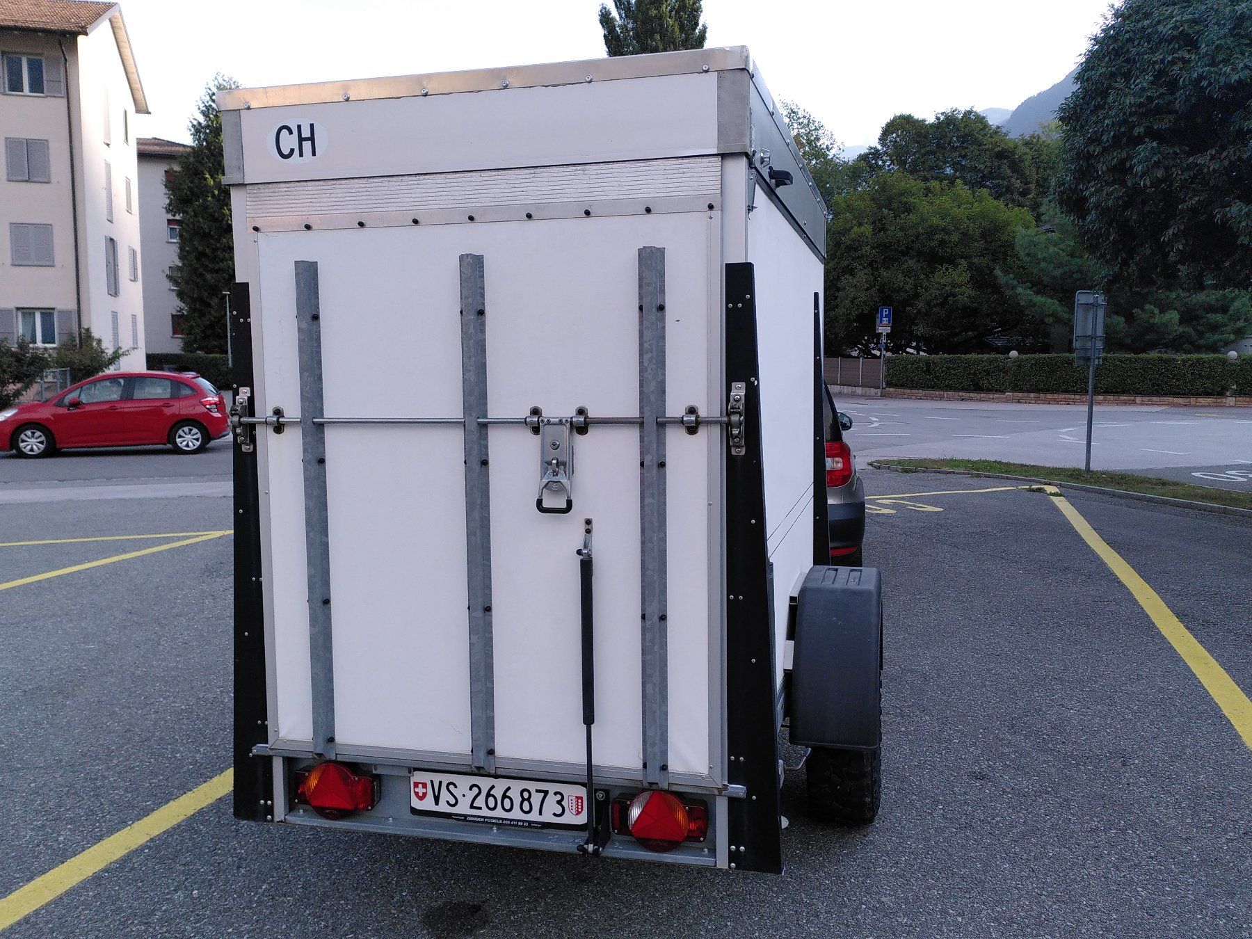 Rimorchi: Remorque prête pour l'aventure – Usato da Martigny venduto da pom_l89p 4