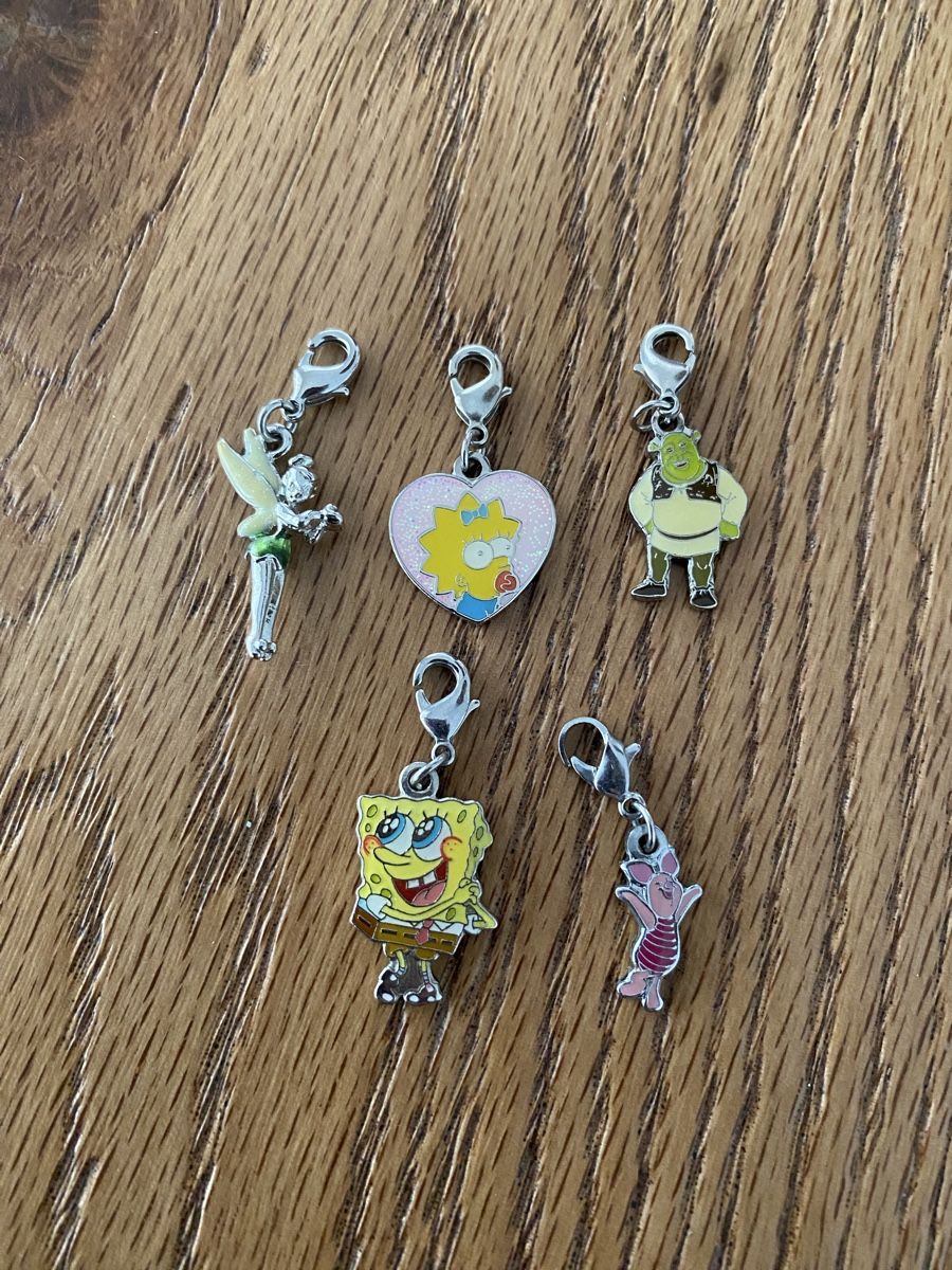 Ciondoli: Charms 5 Stück Disney etc. – Usato da Muri AG venduto da sonneblueme10