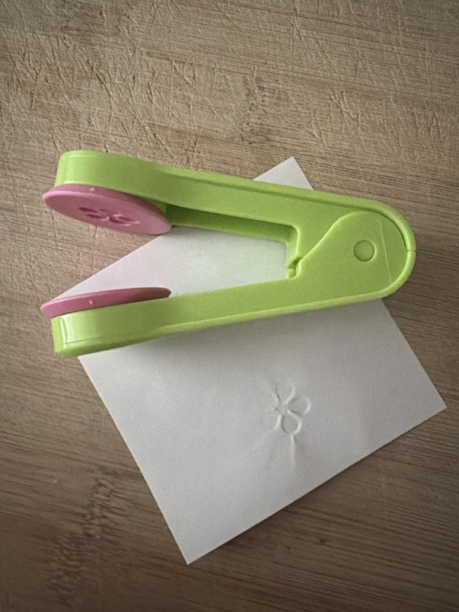 Bastelsets: Craft Punch/Stamp Set with Scissors, almost new – Gebraucht aus Montreux von TStudio 4
