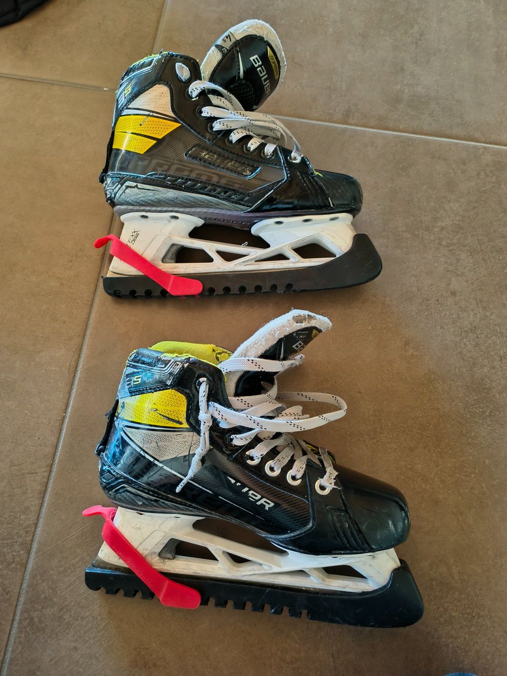 Bauer Pattini da ghiaccio: Goalie Schlittschuhe 39/ 4.5 – Usato da St. Ursen venduto da claudiavontobel 1
