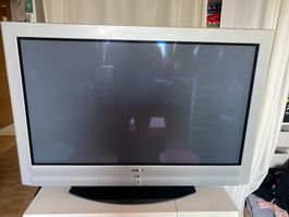 SONY TV - FLAT PANEL COLOUR TV KE-42TS2E
