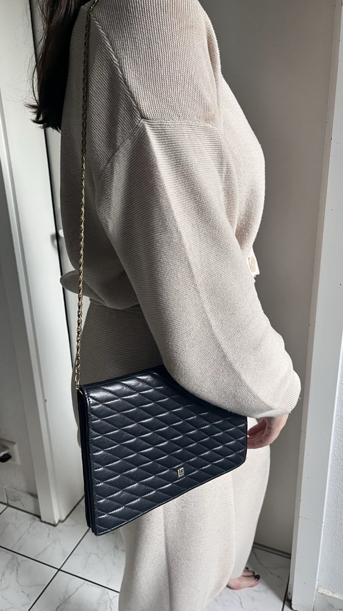 Taschen für Damen: Borsa Guy Laroche a tracolla blu trapuntata con catena – Gebraucht aus Lugano von yul_fhg2 7