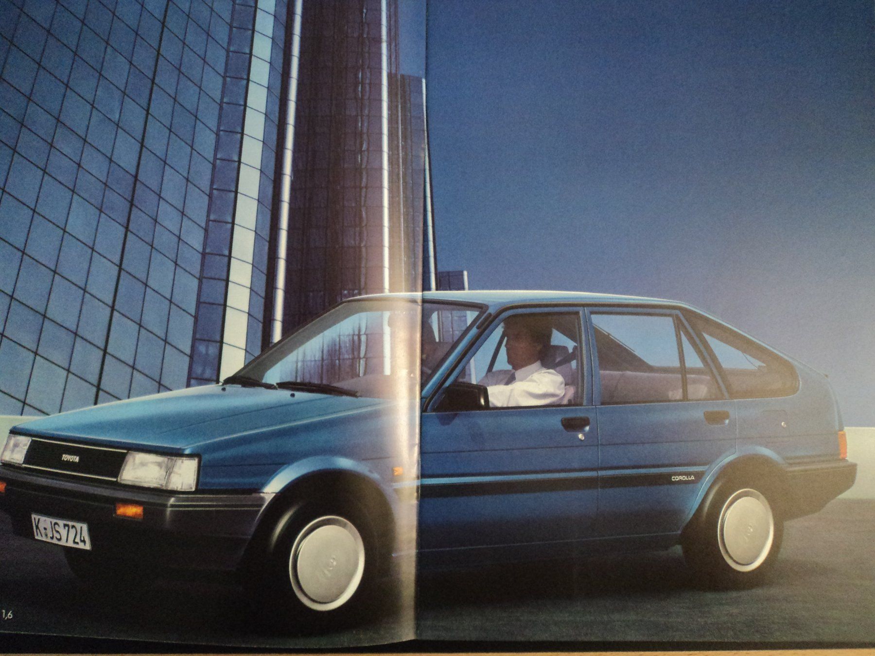 Toyota Documenti: Prospekt Toyota Corolla 1983 mit Coupé GT – Usato da Schwarzenburg venduto da modelCARama 4