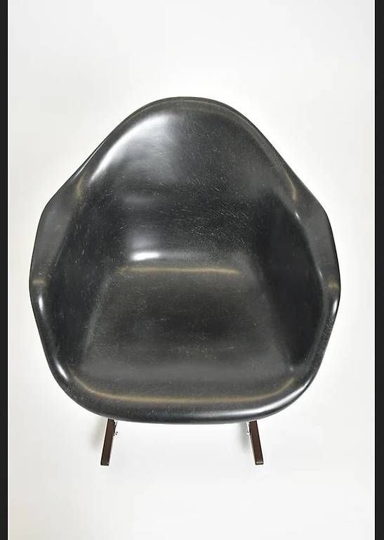 Sedie: Charles & Ray Eames Rocking Chair black – Usato da Zürich venduto da IndividumCH 1