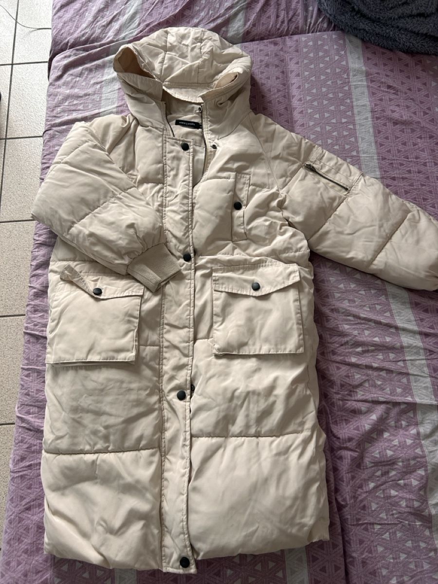 Cappotti: Winter Puffer Jacket - Women's Size Medium - Light Beige – Usato da Genève venduto da Noemie.wrmsi