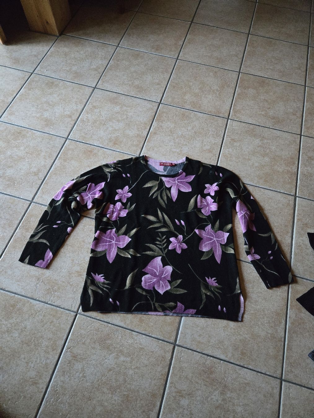 Maglioni & Felpe: Pull fleurs – Usato da Sion venduto da Oonathoo