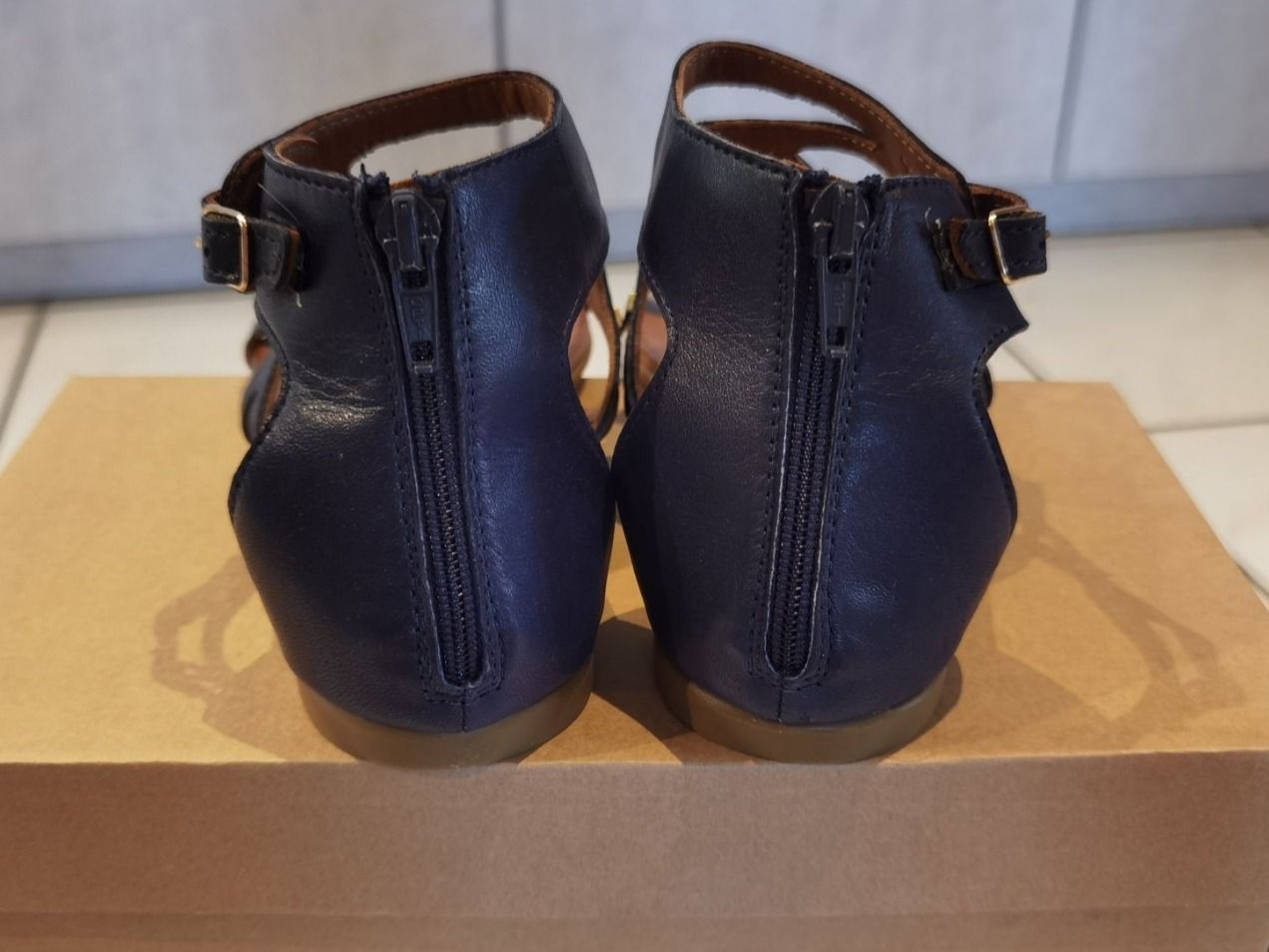 Scarpe da donna: Leder Sandalen Gr. 38 – Nuovo e nell'imballaggio originale da Uerkheim venduto da Justi.y 1
