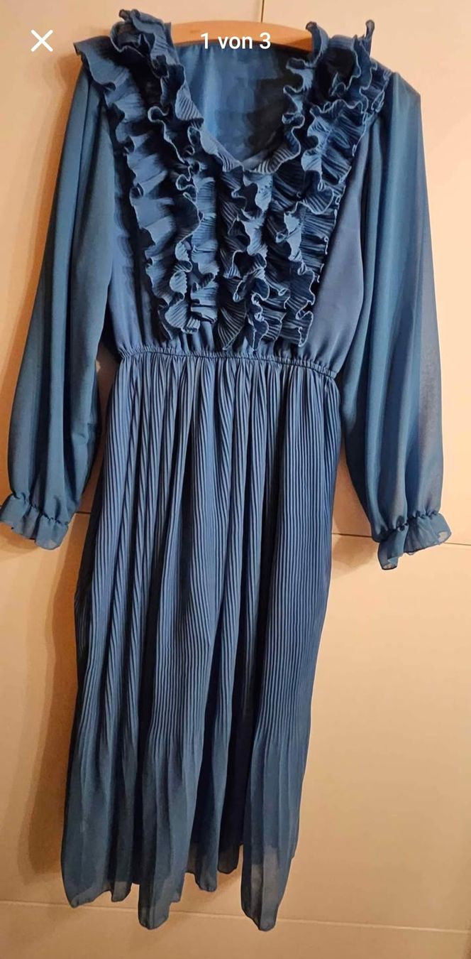 Kleider: Blaues Maxikleid mit Rüschen – Neu (gemäss Beschreibung) aus Wimmis von sal_rj9j