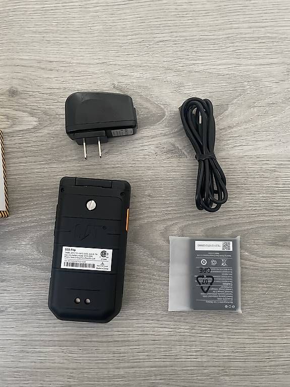 Placchette & Badge: CAT S22 Flip in Schwarz – Usato da Bürglen TG venduto da mat_8tyc 2