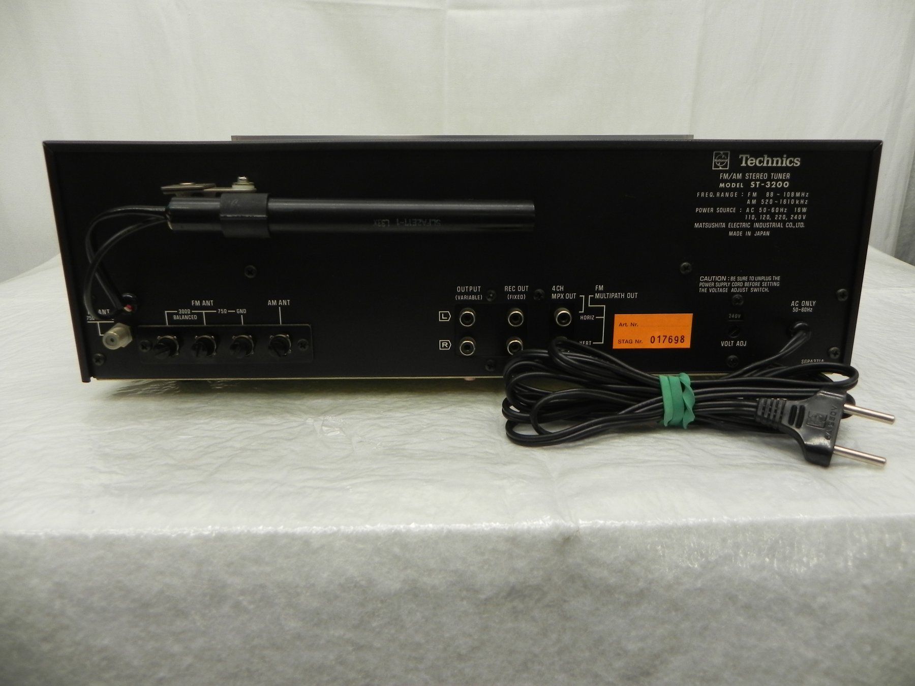 Technics Radio: Technics ST-3200 Tuner – Usato da Basel venduto da Life-Style-Art 6