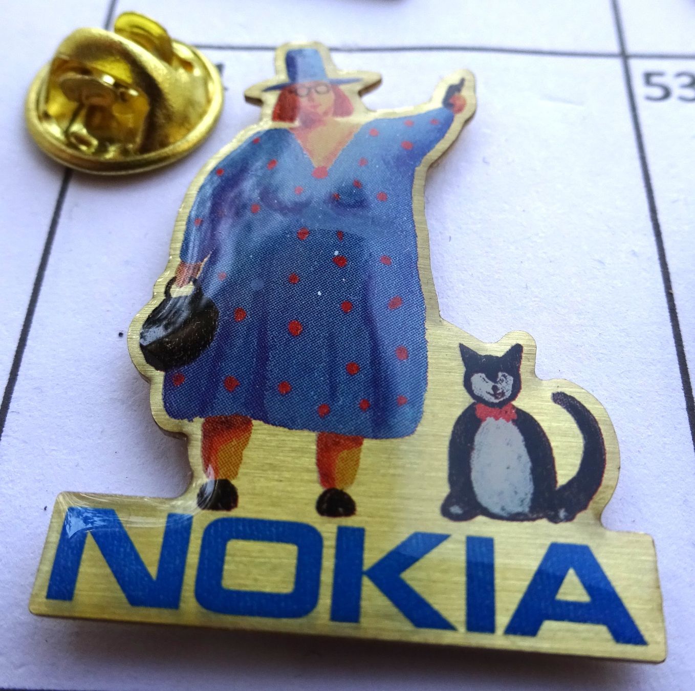 Placchette & Badge: Pin NOKIA   Frau Katze – Usato da Utzenstorf venduto da BUtter81