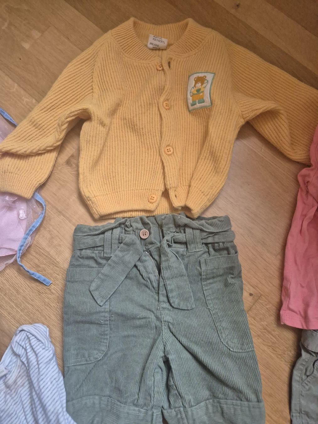 Lotti & Set di vestiti: Kinderkleider Set Mädchen Grösse 98 in – Usato da Zürich venduto da Drago670 1