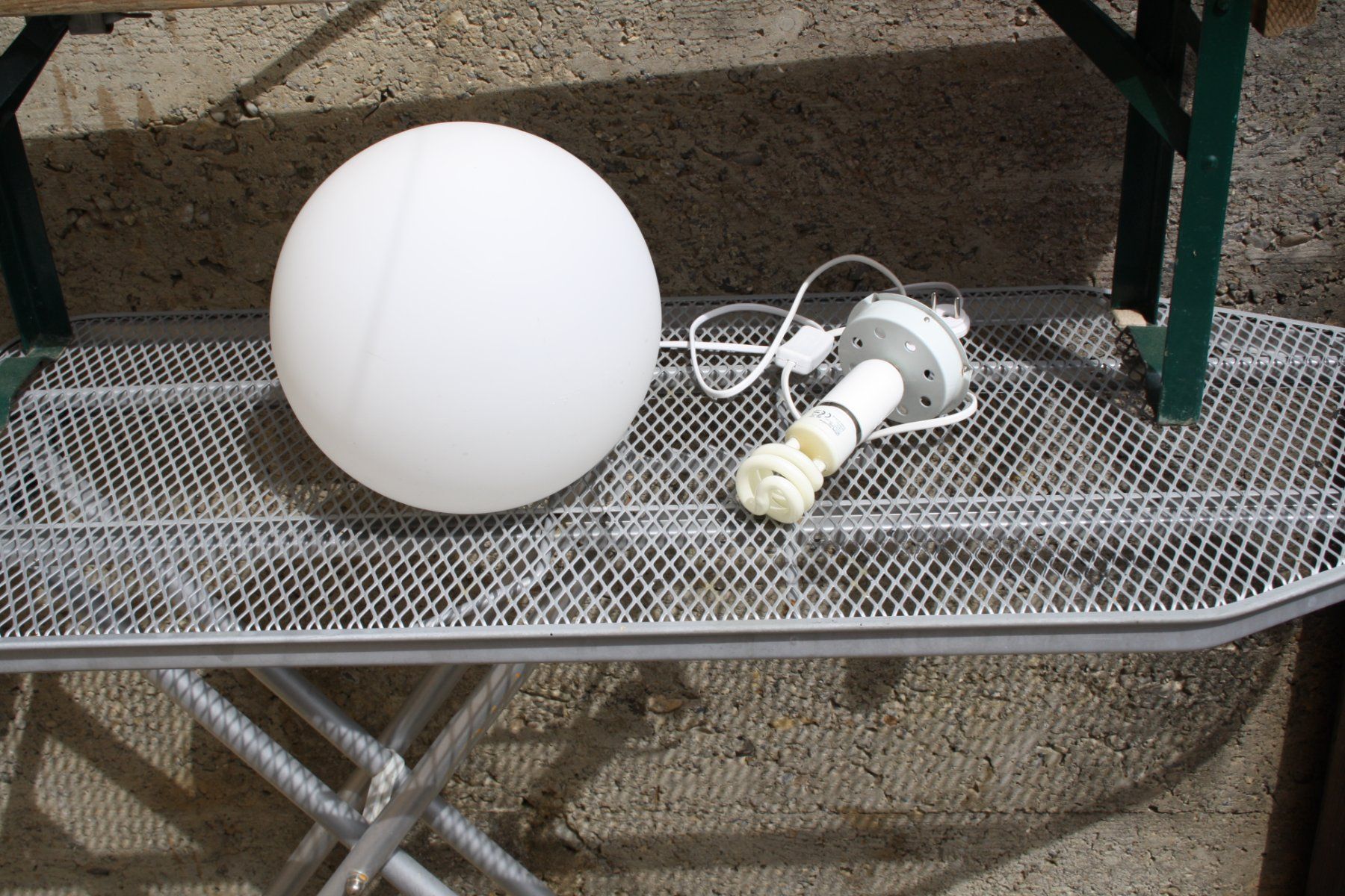 Lampen: KUGELLAMPE AUS GLAS LAMPE – Gebraucht aus Wauwil von Pneuedy 9