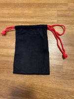 Eleganter schwarzer Samtbeutel mit Kordelzug (pochette)