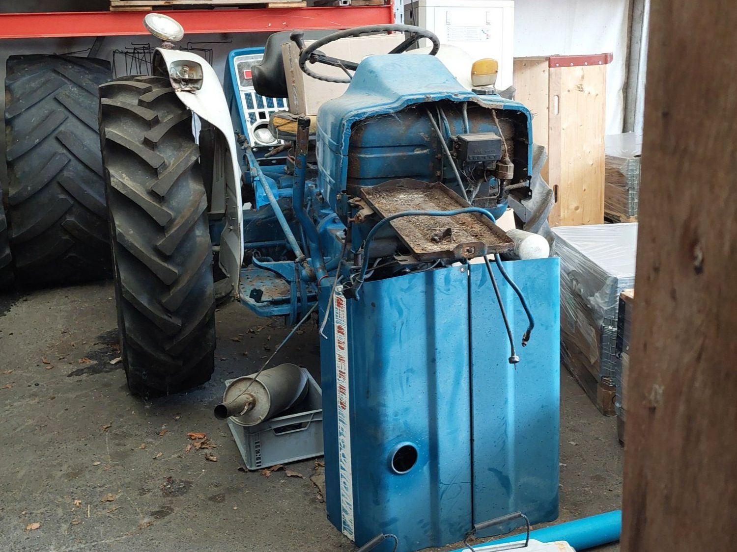 Ford Trattori: Traktor Ford 2000 ohne Motor - Ersatzteilträger – Difettoso da Thalheim AG venduto da Wernli5112 5