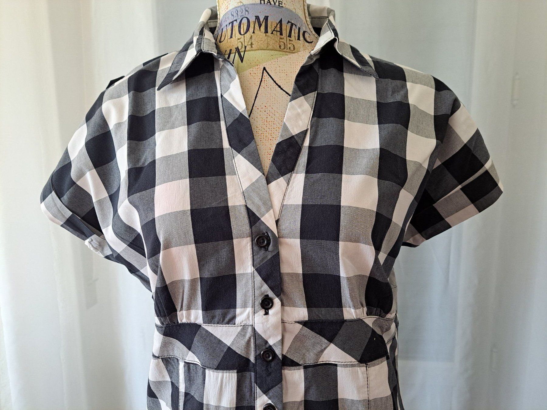 Lotti di vestiti: Ensemble short de ville et blouse taille M – Usato da Courrendlin venduto da Aheinza 5