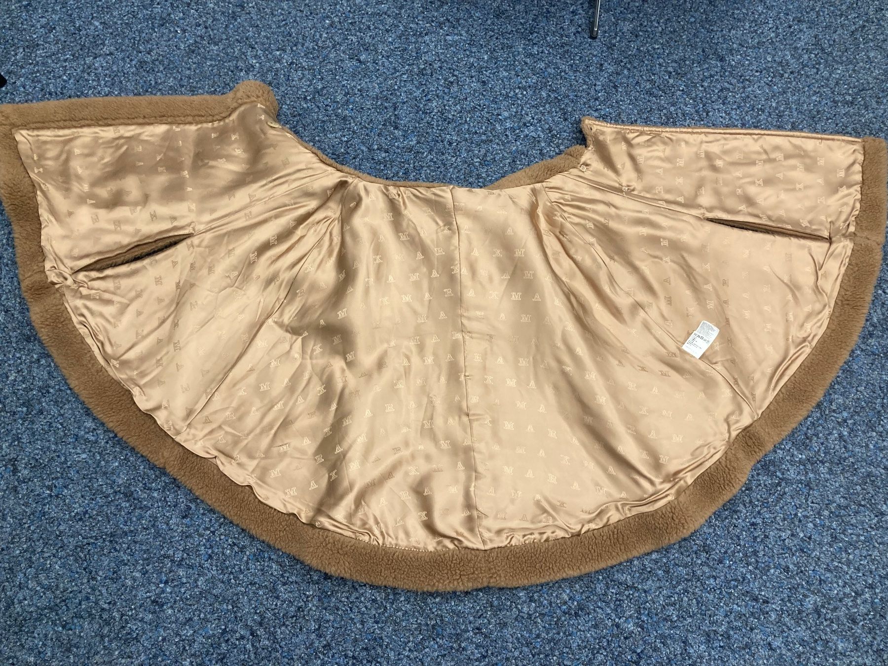 Giacche: Max Mara, Teddy Jacke/Cape, Kamelhaar, Camel, Grösse S/M – Nuovo (secondo la descrizione) da Dübendorf venduto da Blueprint1 2