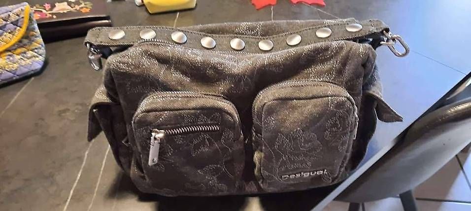 Borse da donna: Sac Desigual état de neuf – Usato da Boudry venduto da c2r2 2