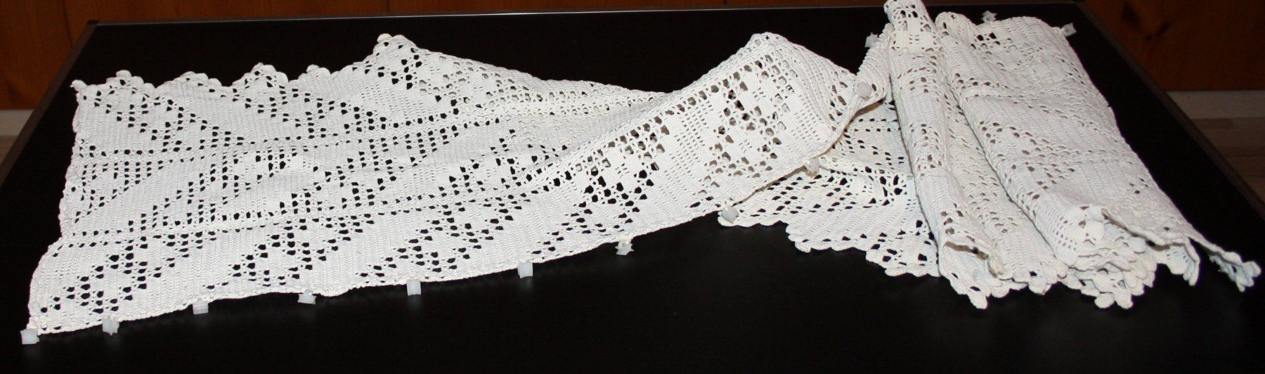 Vorhänge: Vorhang mit Gleiter  Häkelspitze (35) – Gebraucht aus Flüelen von Diversicum-Textil 2