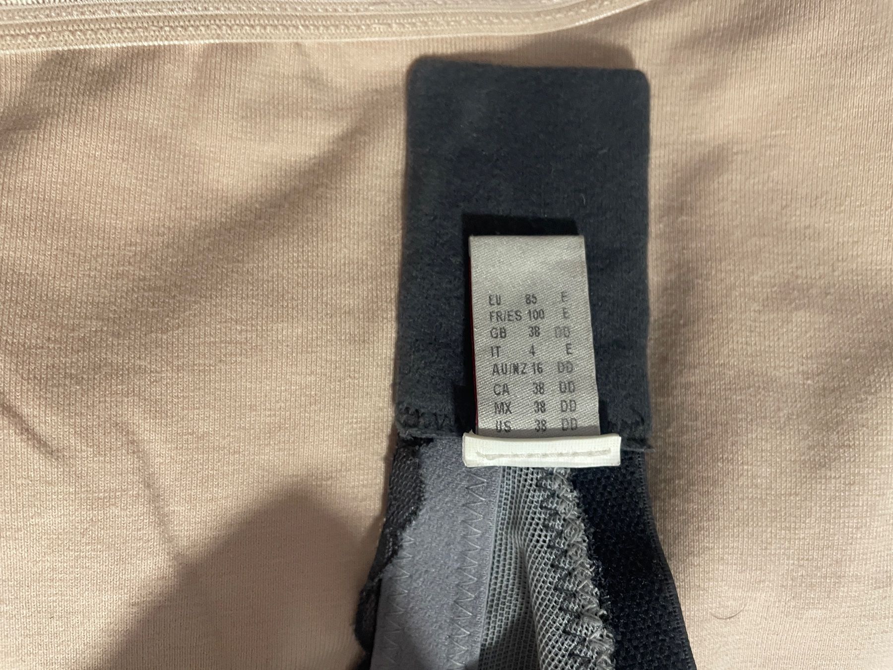 Sonstige Unterwäsche: Eleganter Grauer BH mit Spitze, Grösse 85E – Neu (gemäss Beschreibung) aus Zürich von jandra01 4