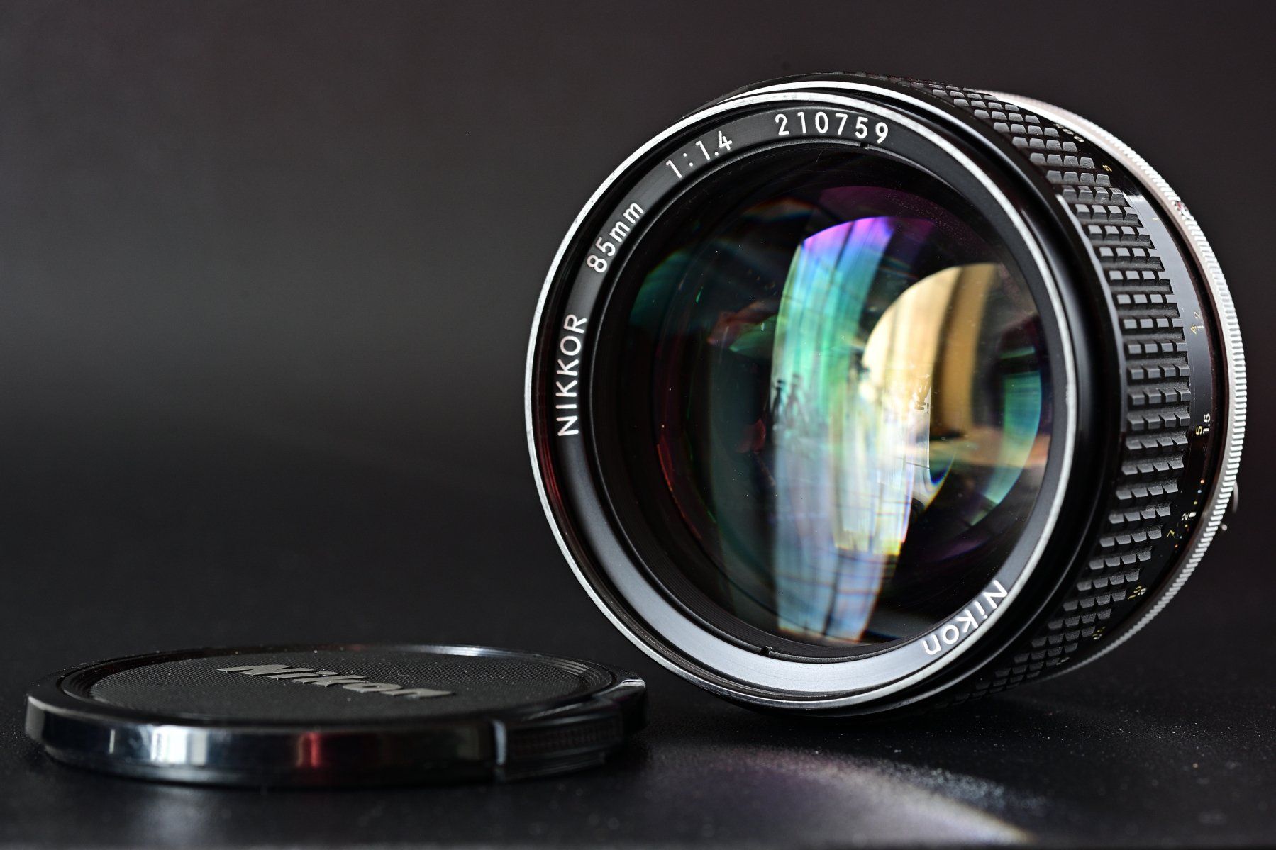 Nikkor Obiettivi: Nikon Nikkor 85mm f/1.4 AIS – Usato da Fleurier venduto da im_ghl