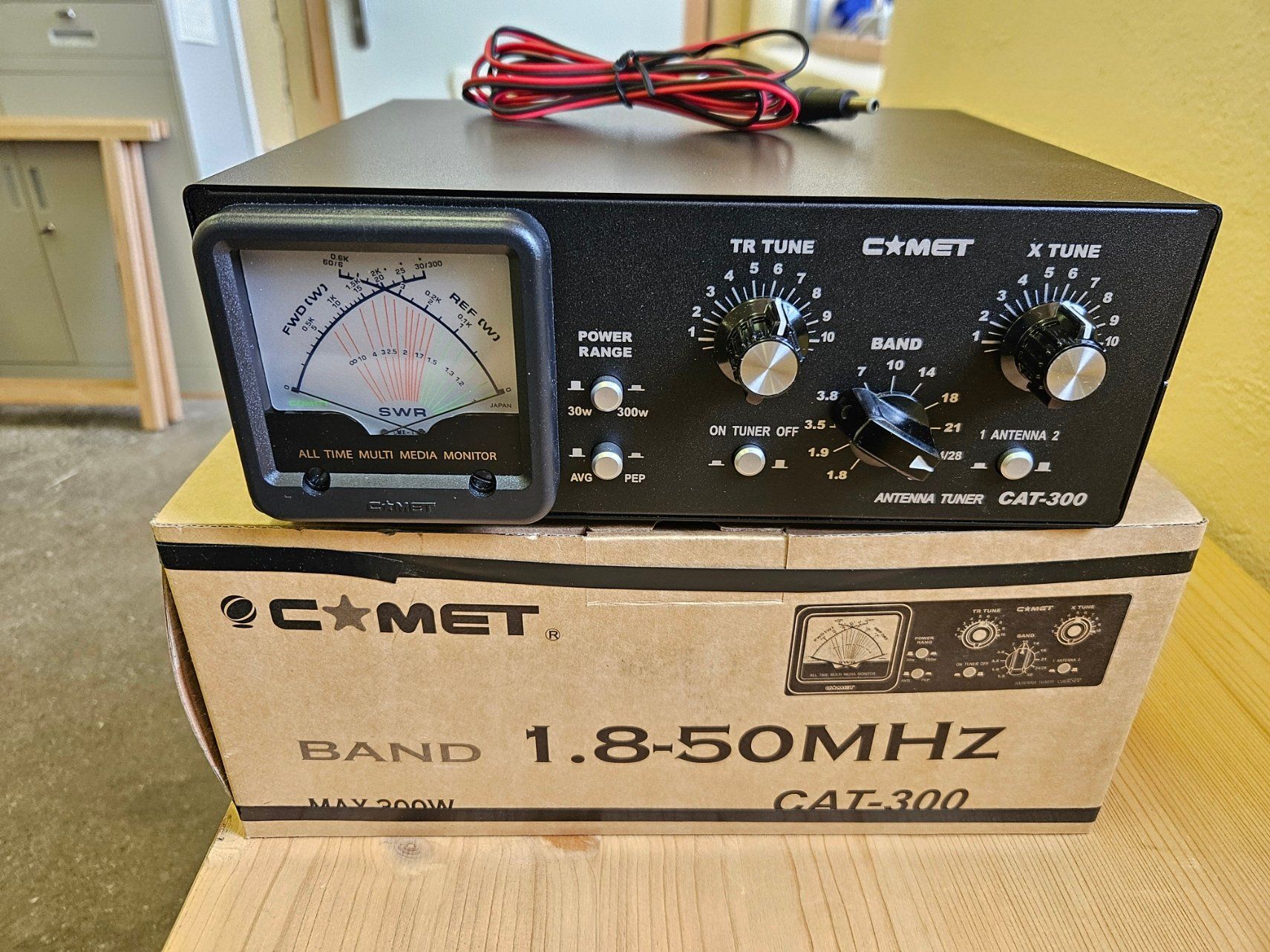 Radiocomunicazione: Antennentuner Comet Cat 300 1.8 - 50 Mhz – Usato da Rüeggisberg venduto da Logitech007