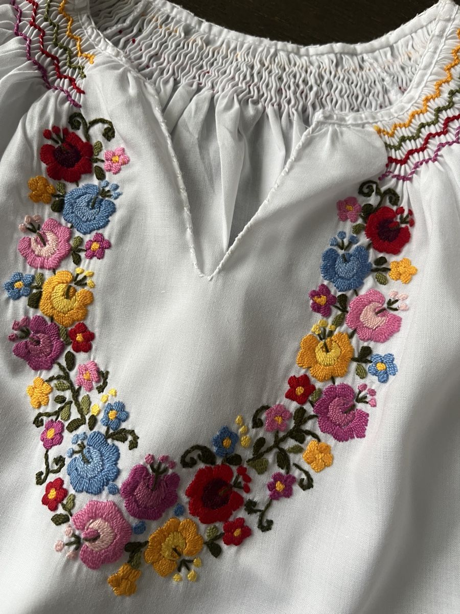 Camicette, T-shirt & Top: Blouse avec broderies 152/12 ans – Usato da gland venduto da Moral 1