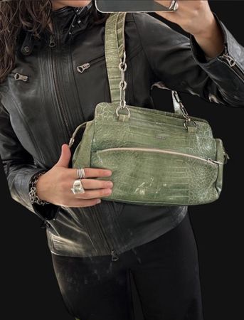 Sac à main Prune vert aspect croco bon état général