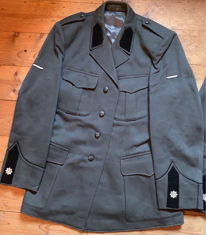 4 Uniformjacken vom Grenzwachtkorps 4