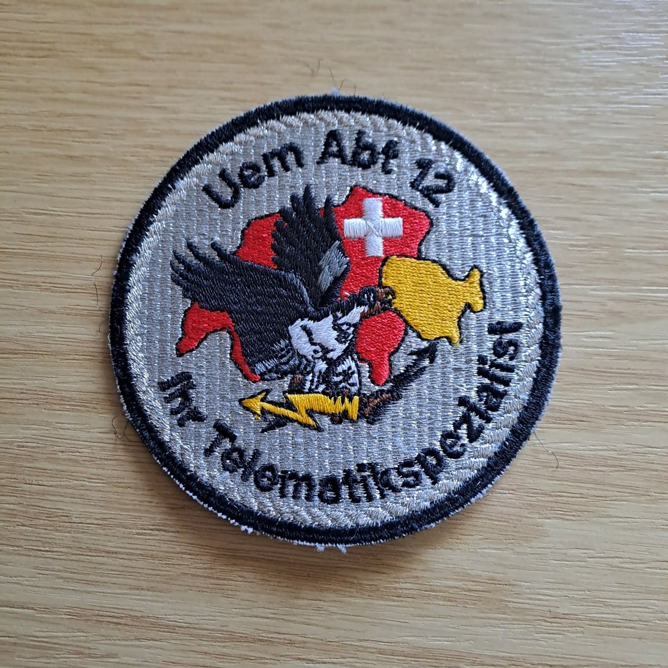 Schweizer Armee Placchette & Badge: Uem Abt 12 – Usato da Gipf-Oberfrick venduto da Mig_29