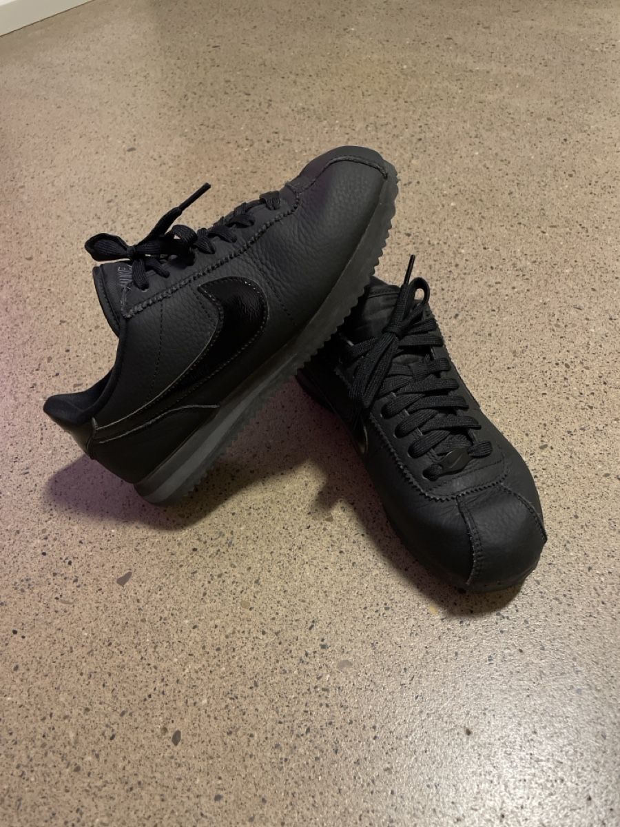 Damenschuhe: Nike Schuhe Grösse 36.5 – Gebraucht aus Zürich von janine_stalder