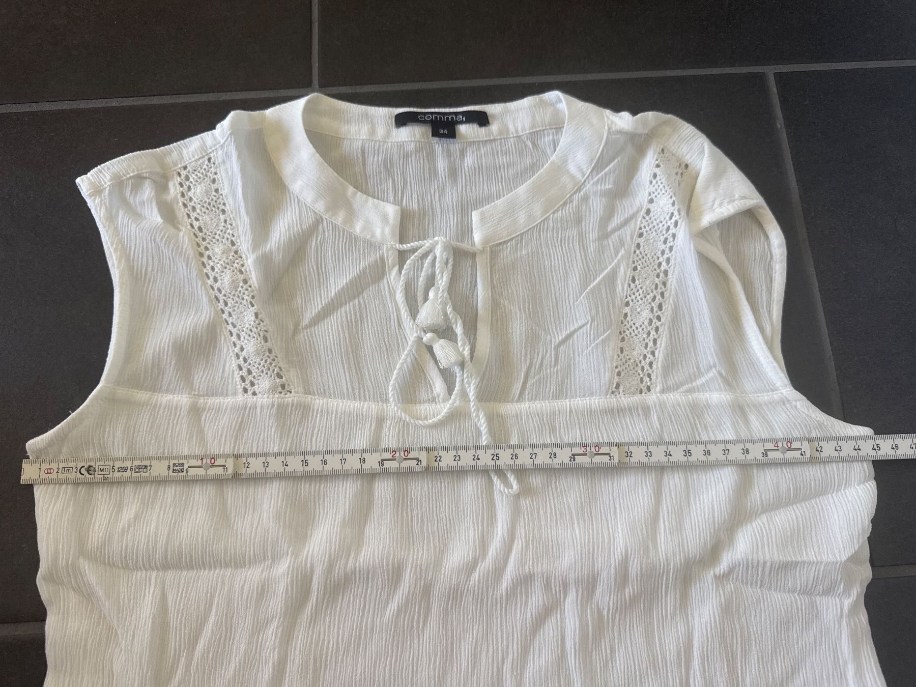 Comma Blusen: Kurzarm Shirt Bluse Gr. 34 weiss von Comma – Gebraucht aus Rothrist von Fondgruebe 9