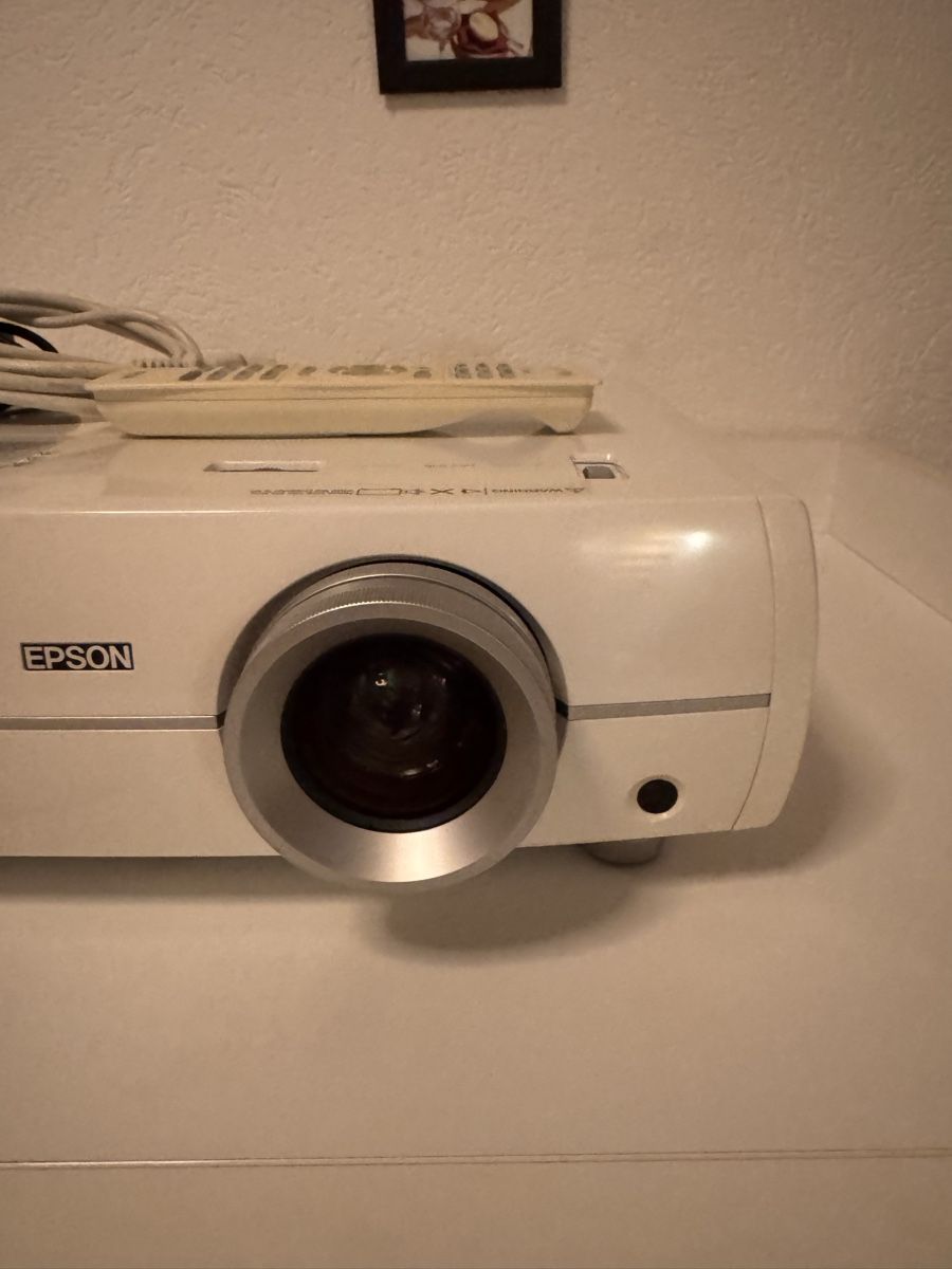 Epson Proiettori: Beamer – Usato da Basel venduto da Caveli 1