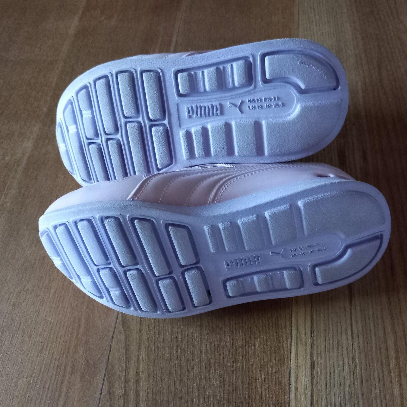 Puma Chaussures filles: Pantoufles Puma 31 – D'occasion à Courrendlin par tititchoun 1