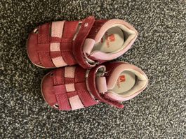 Mädchensandalen zu verkaufen 