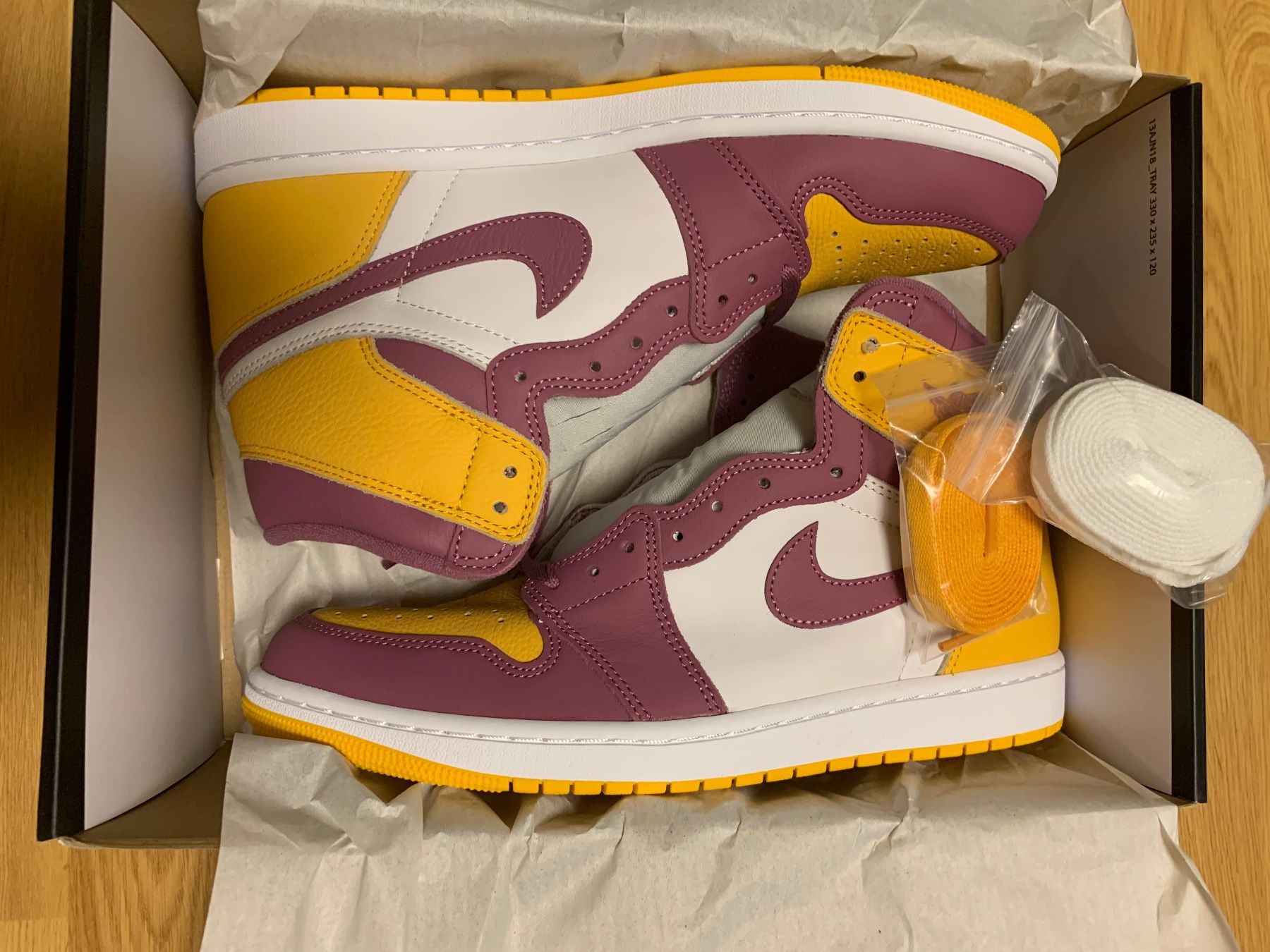 Jordan Scarpe da uomo: Air Jordan 1 – Nuovo e nell'imballaggio originale da Wettingen venduto da Airjordan
